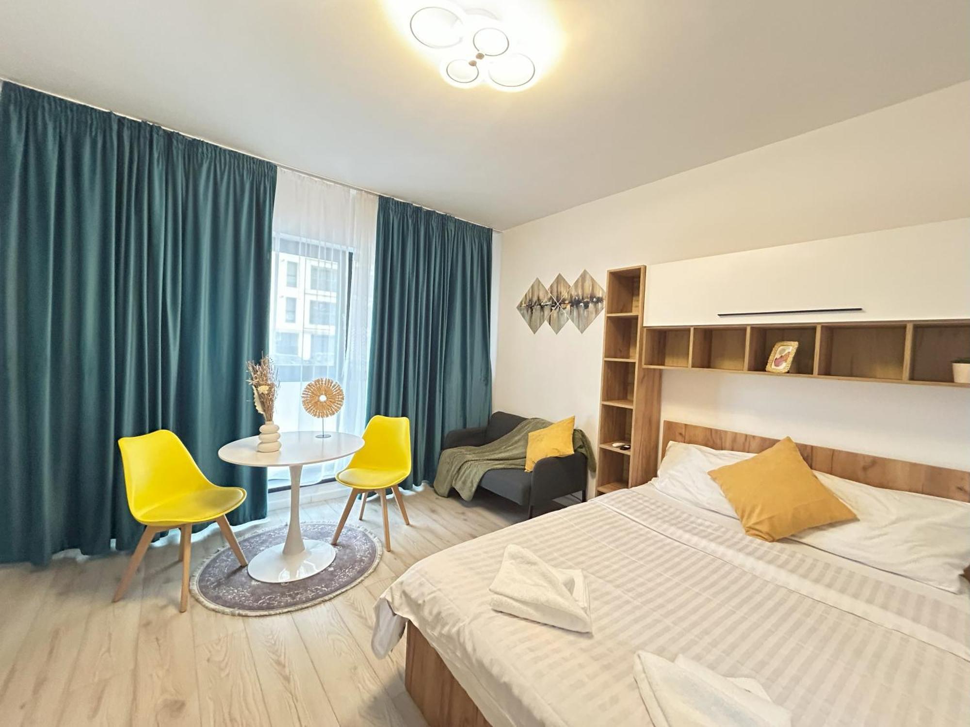 Modern - Near Plaza Mall With Balcony Appartamento
